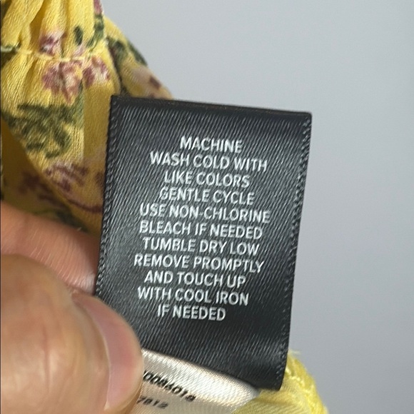 Torrid Yellow Ruffle Chiffon Floral Smocked Blouse. Size 3 - Picture 10 of 13